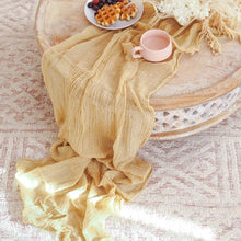 Chemin de table en gaze semi-transparente — Mariage boho