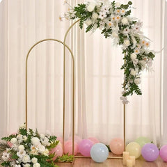 Arche dorée de mariage — Décor de cérémonie