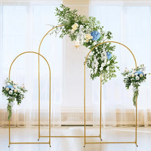 Lot de 3 arches dorées de mariage — Structures décoratives