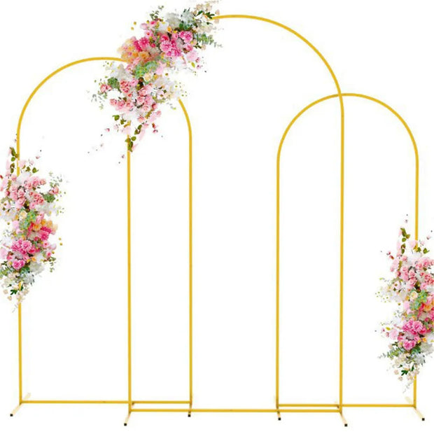 Arche dorée de cérémonie — Structure décorative pour mariage oriental