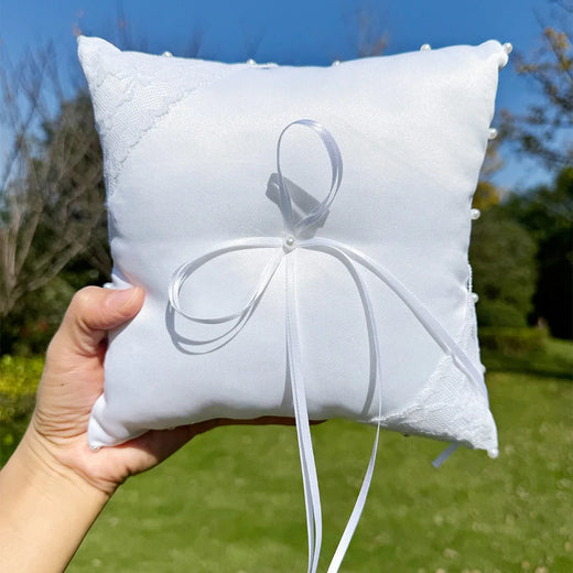 Coussin porte-alliances satin dentelle & perles — Cérémonie mariage