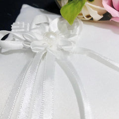 Coussin porte-alliances floral blanc — Cérémonie mariage