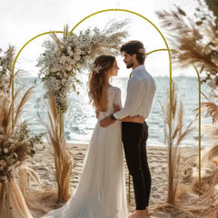 Arche dorée de cérémonie — Structure décorative pour mariage oriental